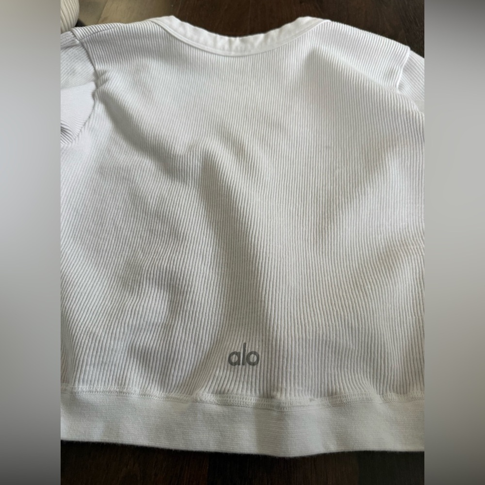 ALO Yoga Seamless Ribbed Cropped Serene Long Sleeve - Picture 8 of 11